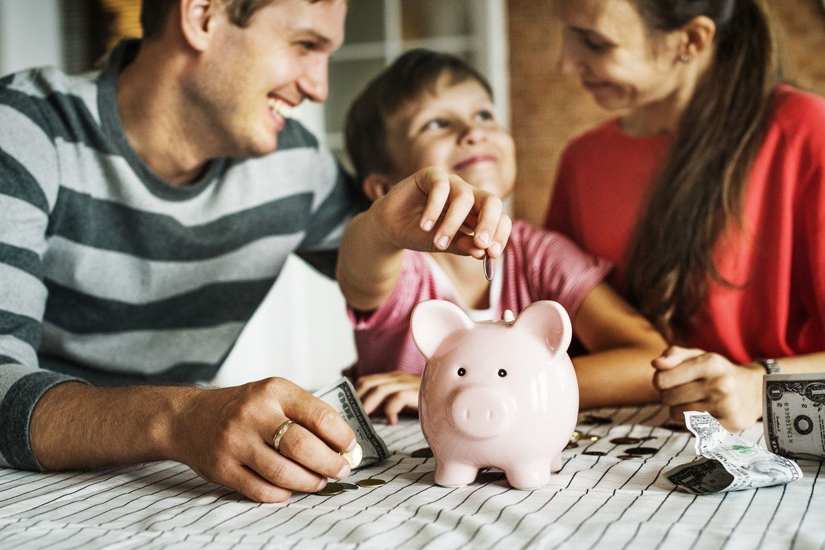 Family financial planning and money management together